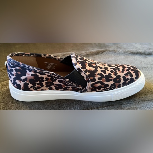 NIB Steve Madden Symba Leopard Print Slip On Loafers Women’s 6 Comfort Casual - Picture 4 of 8